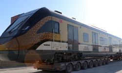 Milli Banliyö Tren Seti'nin dördüncüsü Gaziantep'e teslim edildi