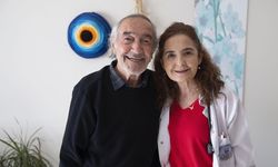Doktor kızının erken teşhisiyle kanseri yenen baba 16 yıldır rahat nefes alıyor