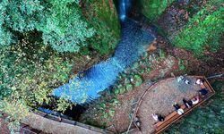 Düzce'nin ekoturizm rotası Aktaş Şelalesi, misafirlerini sonbahar renkleriyle ağırlıyor