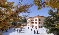 Somuncu Baba Külliyesi sonbahar renklerine büründü