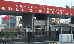 Adli Tıp Kurumu önünde tekme tokat kavga