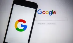 Google 67 yazınca neden sallanıyor? Google'a 67 yazınca ekran neden titreyip sallanıyor?