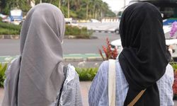 Müslümanları ayağa kaldıran karar! 14 yaş altına başörtüsü yasaklandı