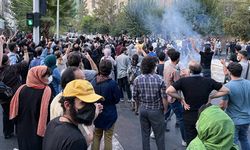 İran'da büyük protesto: Geçinemiyoruz