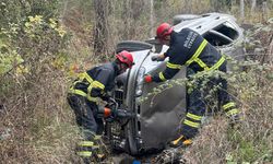 Uçurumdan yuvarlanan araçtan burnu bile kanamadan çıktı