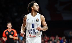 Anadolu Efes'te kaptan Shane Larkin, ameliyat edildi