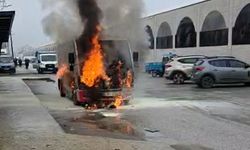 Halk otobüsü alev alev yandı