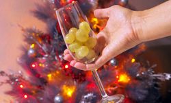 Yılbaşında 12 üzüm yemek ne anlama gelir, nasıl yapılır? Yılbaşında 12 üzüm yemek günah mı?