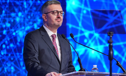 Burhanettin Duran’dan dijital medya uyarısı: 'Yapay zekâya sorumluluk bırakılamaz'