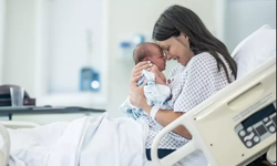 Bu yaşlarda anne olan kadınlar daha uzun yaşıyor