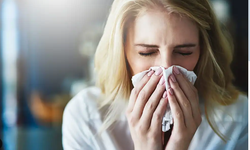 Geçmeyen burun akıntısı masum değil: Beyin sıvınız akıyor olabilir!