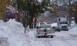 ABD ve Kanada'da etkili olan kar fırtınası günlük hayatı kabusa çeviriyor