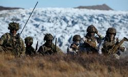 Alman askerleri Grönland'de bir arkadaşa bakıp çıktı! 44 saatte geri çekildiler!