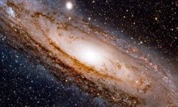 Kozmosun kalbi ortaya çıktı: Samanyolu’nun nefes kesen yeni görüntüsü