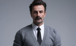 Gökberk Demirci bu kez bambaşka bir hikayede: “İki Tez Arasında” heyecan yarattı!