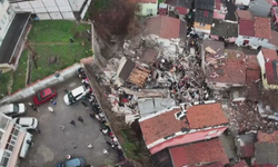 Fatih'te iki bina çöktü! Enkaz altında kalanlar var