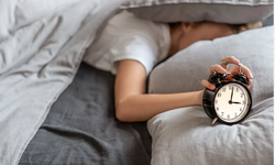 Az uyumak kalp krizi ve alzheimer riskini artırıyor