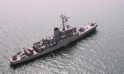 ABD’nin vurduğu savaş gemisi battı