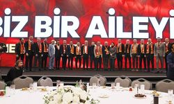 Galatasaray'da gerginlik yerini barışa bıraktı! Dev iftarda samimi görüntüler