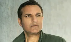 Rafet El Roman yüzüğü gösterdi! Gizli nişan ortaya çıktı