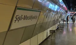 Mecidiyeköy metrosunda panik! Raylara atladı, bir kişi daha düştü