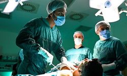 Halef: Köklerin Çağrısı’nda kan donduran sahne! Aşır ameliyat masasında