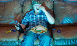 Televizyon karşısında yemek çocuk sağlığını nasıl etkiliyor?