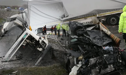 Bitlis’te feci kaza: Yol savaş alanına döndü, 2 ölü!