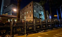 İzmir Meslek Fabrikası'na şafak baskını: Bina ablukaya alındı