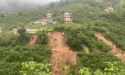 Giresun'da heyelan: 11 ev tahliye edildi