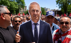 CHP mitinginde gören dönüp bir daha baktı! Başkanın yerine maketi geldi