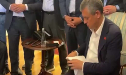 Özgür Özel mutlak butlan tebligatını yırttı: 'Bunun için yıktılar baba ocağını'