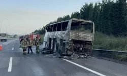 İçerisinde 43 yolcu vardı: TEM Otoyolu'nda otobüs alev alev yandı!