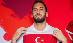 Hakan Çalhanoğlu ile Avustralyalı gazeteci arasında gerilim: 'Sence...'