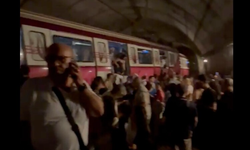 İstanbul metrosunda kaza: Kadıköy hattında seferler durdu