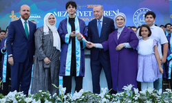 Ömer Tayyip mezun oldu! Diplomasını dedesi Cumhurbaşkanı Erdoğan verdi