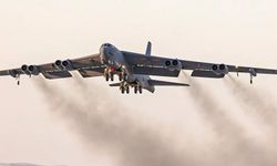 ABD'de stratejik B-52 bombardıman uçağı düştü!