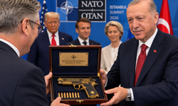 Erdoğan'ın NATO hediyesi dünya basınında! Liderlere silah mı verdi?