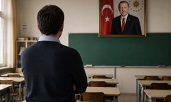 Erdoğan’ın posterinin asılmasına karşı çıktı: Öğretmene şaşırtan ceza