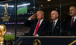 Dünya Kupası finalinde dikkat çeken görüntü! Trump kurşun geçirmez camın arkasındaydı