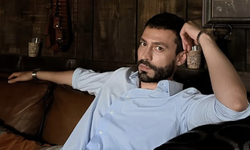 Muhtemel Aşk’ın Kadir’i Ekin Koç ters köşe yaptı! Bu sarışın çocuğu tanıdınız mı?