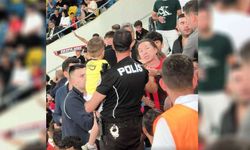 Gençlerbirliği - Fenerbahçe maçında forma gerilimi! 4 yaşındaki çocuğun formasını çıkarttırdı