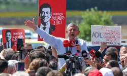 Özgür Özel'den İBB Davası hakimine sert eleştiri! 'Cirmi kadar yer yakar'