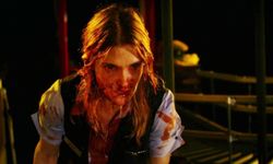 15 yıl sonra Netflix'te patladı! Quarantine 2: Terminal dünya listesinde