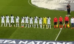 İsrail marşında yere baktılar, tokalaşmadılar! Sonra sahada 3 gol attılar