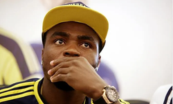 Eski Fenerbahçeli futbolcu Emenike kulübü ziyaret etti