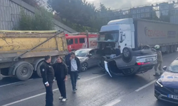 Bağcılar’da kokutan zincirleme kaza! Yaralılar var, kilometrelerce trafik oluştu