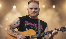 Gillette Stadyumu'nda Zach Bryan'dan Filistin'e destek mesajı