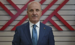 Özvar'dan üniversitelere acil çağrı: Müfredatlar değişiyor mu?