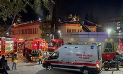 İstanbul'da hastane yangını paniği! Çatıda alevler yükseldi, tahliye başladı